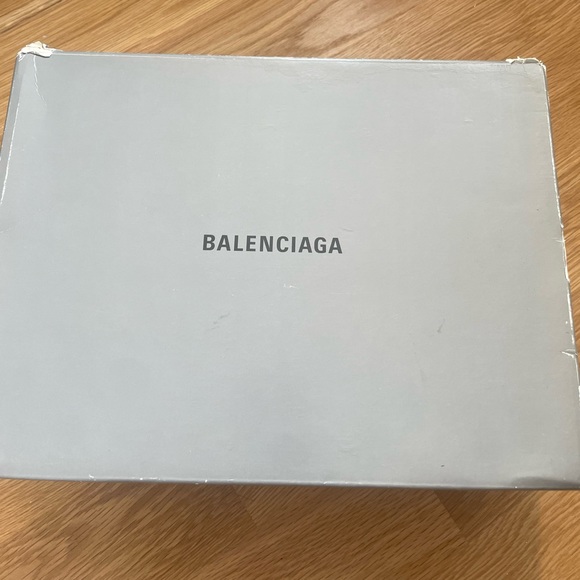 balenciaga triple s - Picture 3 of 5